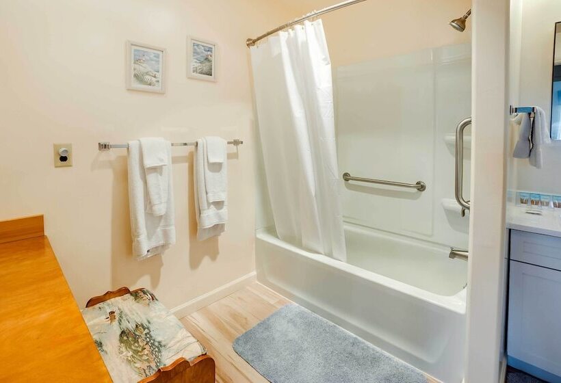 Fishermen S Paradise In Coos Bay: Walk To Beach!