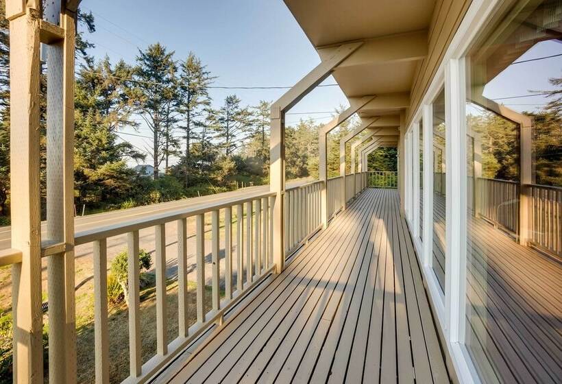 Fishermen S Paradise In Coos Bay: Walk To Beach!