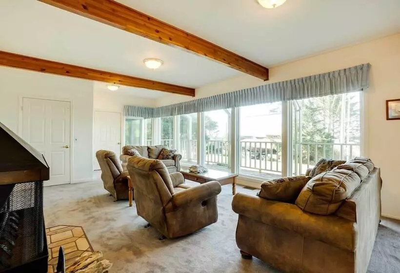 Fishermen S Paradise In Coos Bay: Walk To Beach!