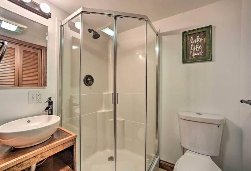 Spacious Wells Oasis W/ Decks On Little Lake!