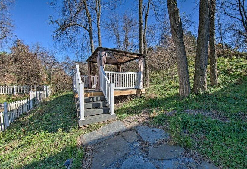 Stunning Lewisberry Gem ~ 6 Mi To Ski Resort!