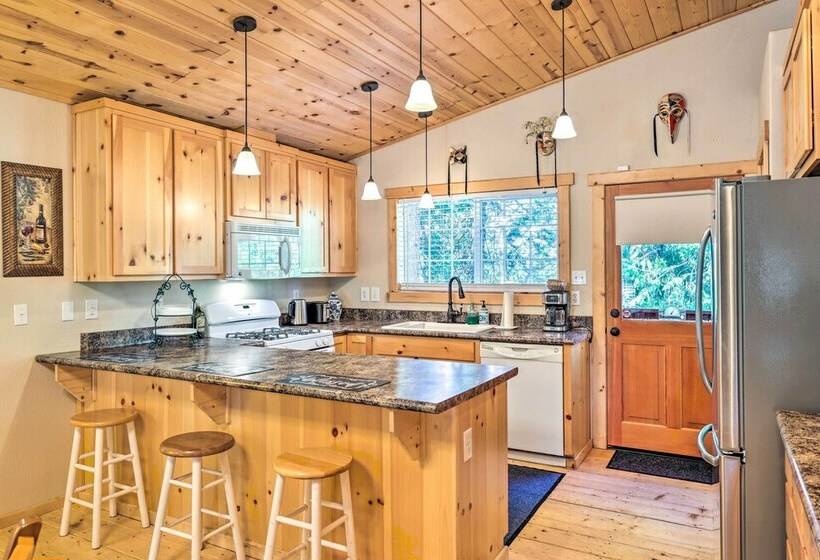 Near Hikes: Arnold Cabin W/ Ev Charger & Fire Pit