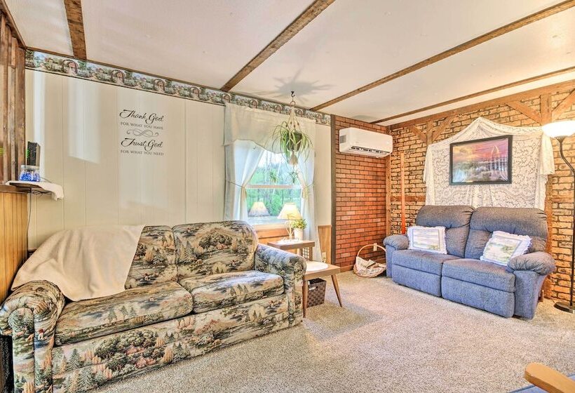 Unique Creekside Escape Enjoy On Site Goats!