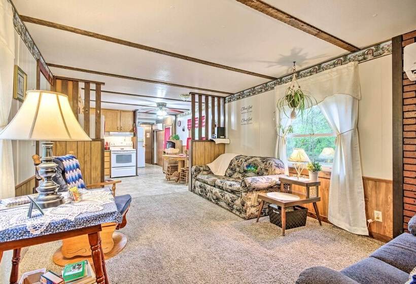 Unique Creekside Escape   Enjoy On Site Goats!