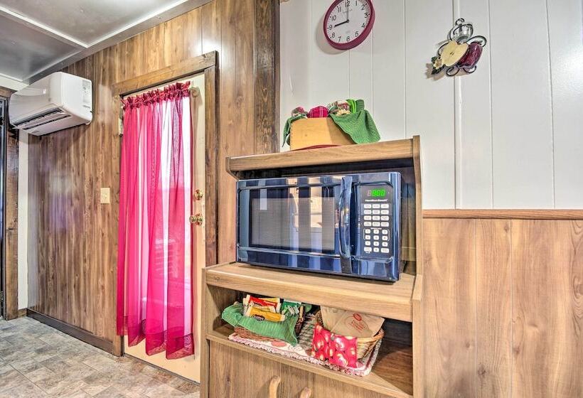 Unique Creekside Escape Enjoy On Site Goats!