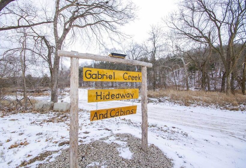Unique Creekside Escape   Enjoy On Site Goats!