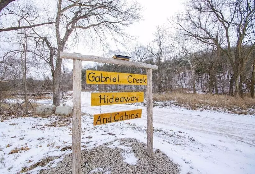 Unique Creekside Escape   Enjoy On Site Goats!