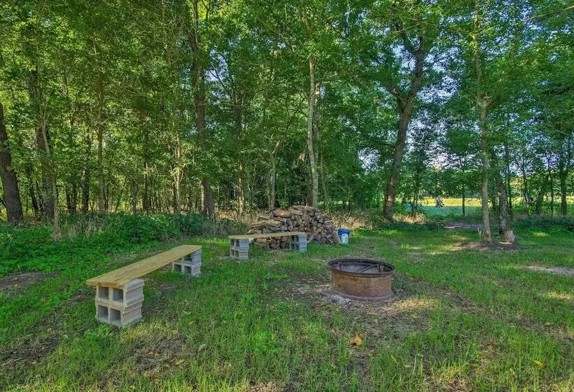 Unique Creekside Escape   Enjoy On Site Goats!