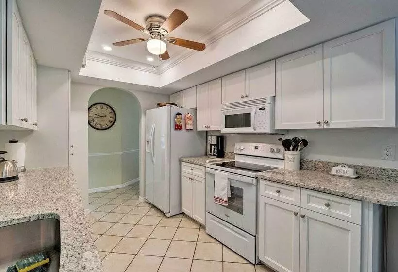 Pet Friendly Home W/ Pool, Close To Venice Beaches