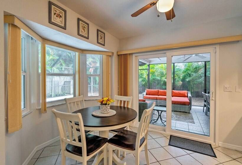 Pet Friendly Home W/ Pool, Close To Venice Beaches