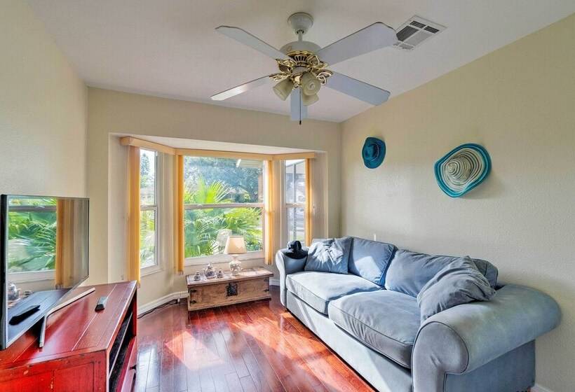 Pet Friendly Home W/ Pool, Close To Venice Beaches