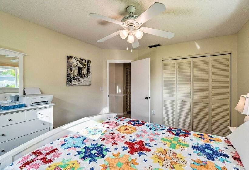 Pet Friendly Home W/ Pool, Close To Venice Beaches