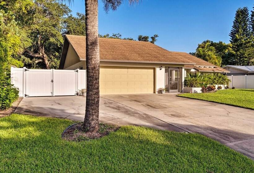 Pet Friendly Home W/ Pool, Close To Venice Beaches