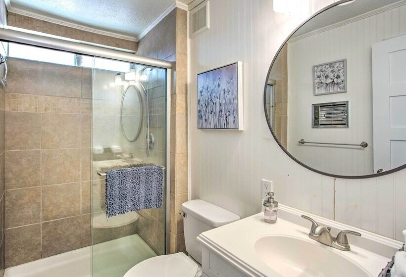 Versatile Home W/ Deck & Grill, 1 Mi To Lake!