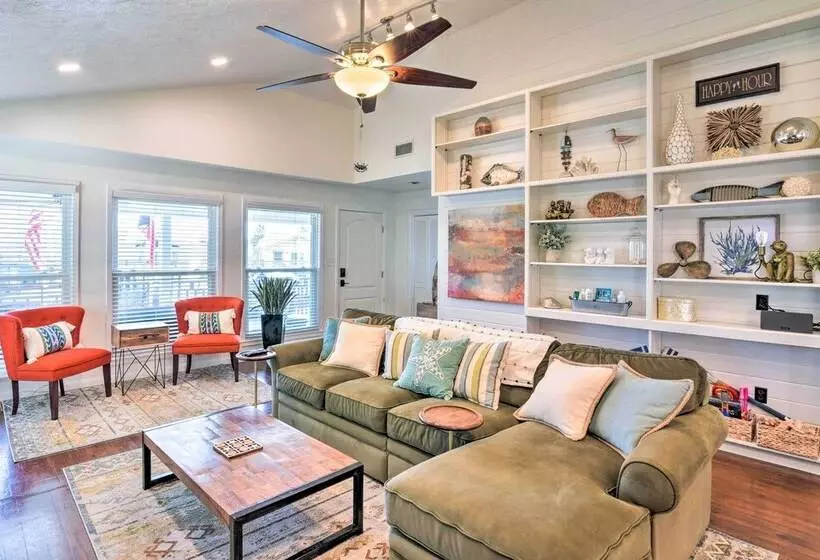 Jamaica Beach Waterfront Getaway: Kayaks & Dock!