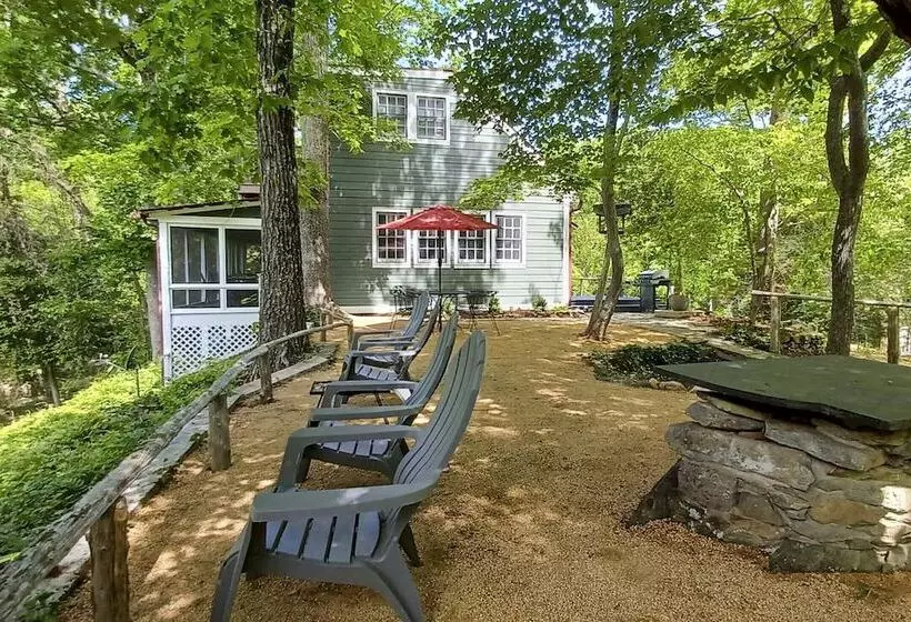 Warm + Peaceful Home W/ Fire Pit On Haw River