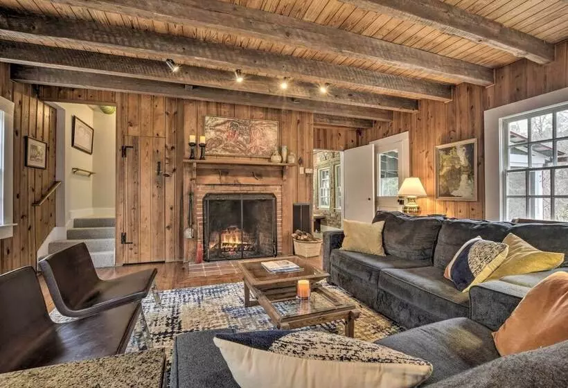 Warm + Peaceful Home W/ Fire Pit On Haw River