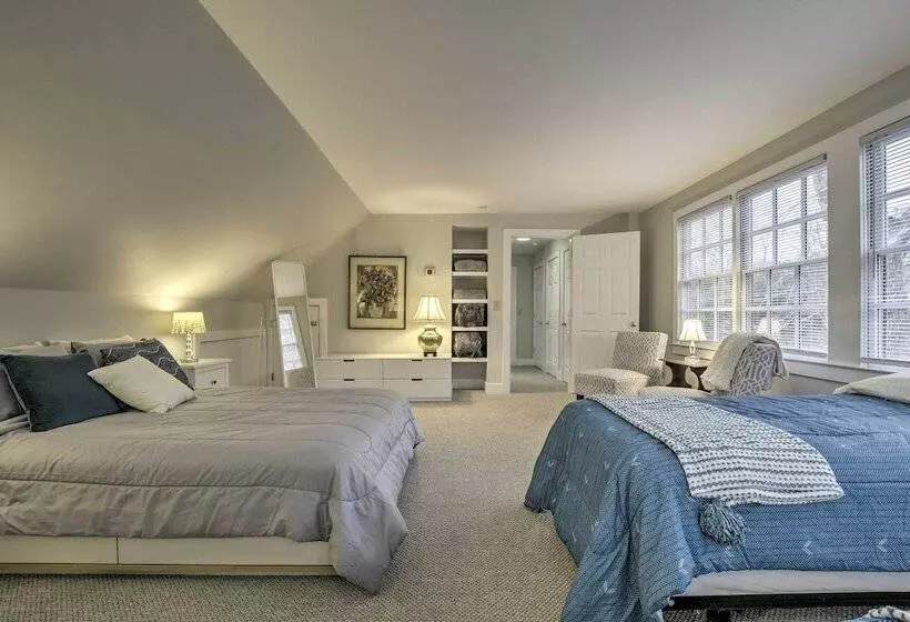 Warm + Peaceful Home W/ Fire Pit On Haw River