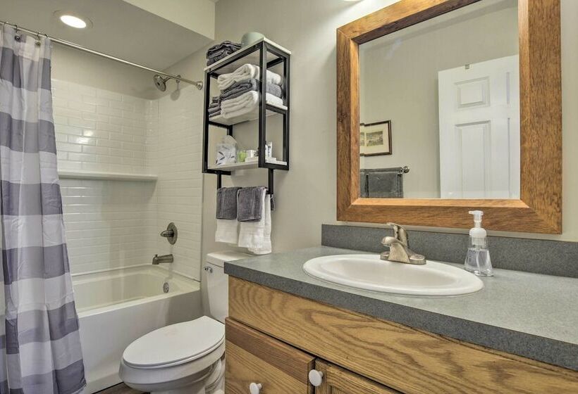 Warm + Peaceful Home W/ Fire Pit On Haw River