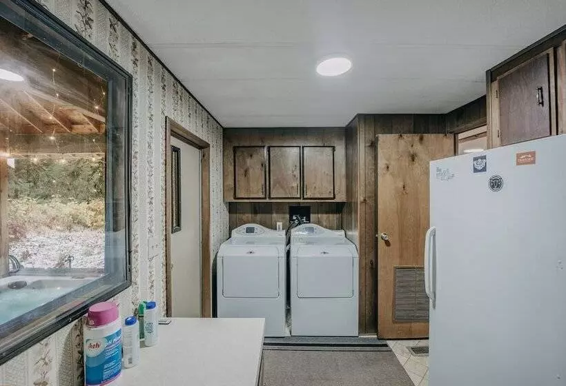 42mf   Wifi   Hot Tub   Bbq