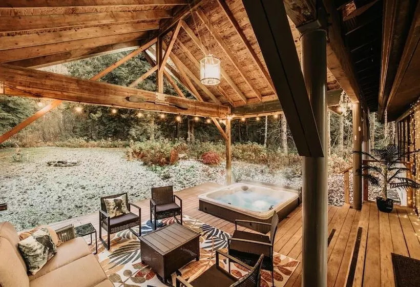 42mf   Wifi   Hot Tub   Bbq