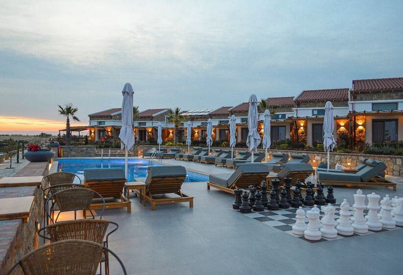 Akrolithos Luxury Suites