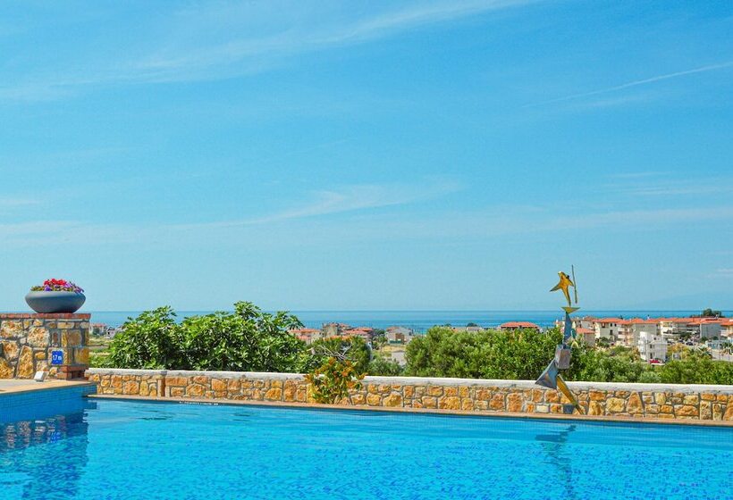 Akrolithos Luxury Suites