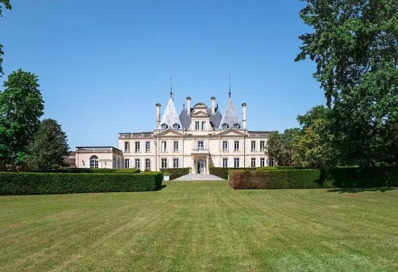 Aamiaismajoitus (B&B) Chambre D Hôtes Château De Lussac