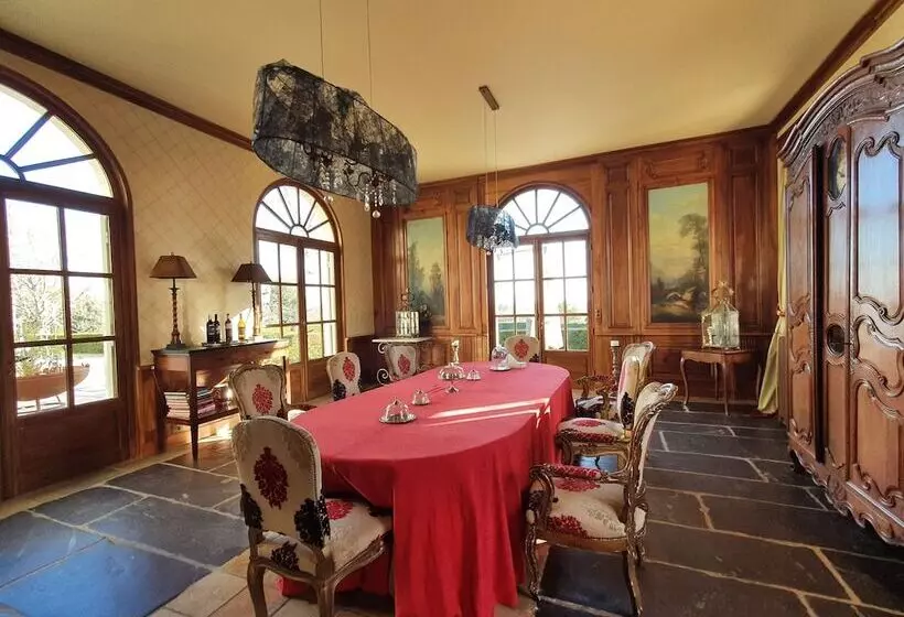 Aamiaismajoitus (B&B) Chambre D Hôtes Château De Lussac