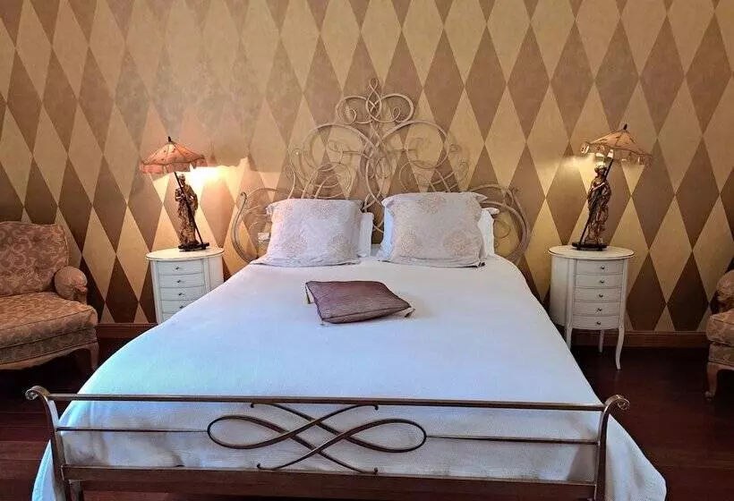 Aamiaismajoitus (B&B) Chambre D Hôtes Château De Lussac