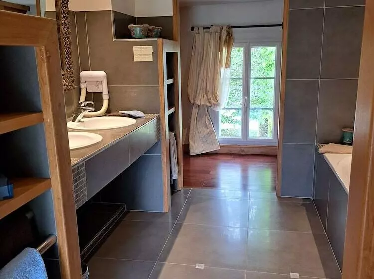 Aamiaismajoitus (B&B) Chambre D Hôtes Château De Lussac