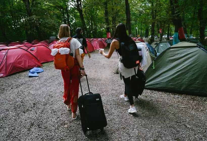 ベッドアンドブレックファースト Munich Central Camping
