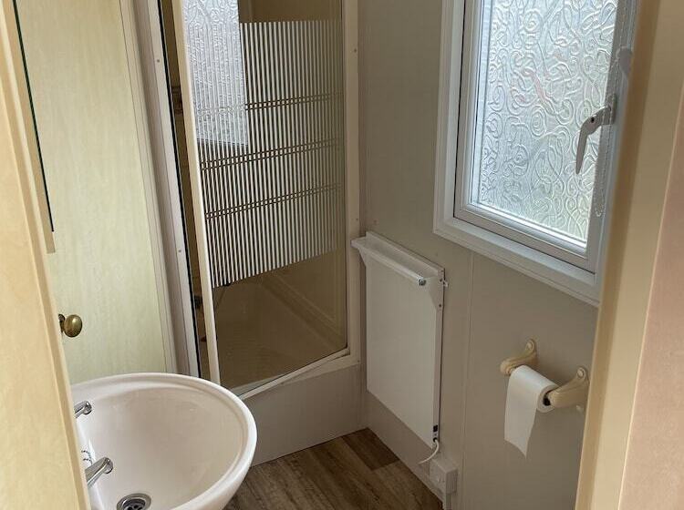 Great 8 Berth Caravan For Hire In Skegness Ref 33069f