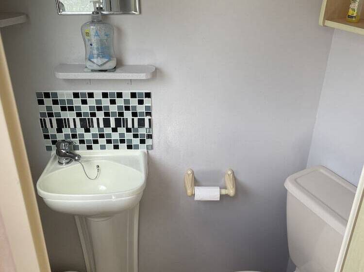 Great 8 Berth Caravan For Hire In Skegness Ref 33069f