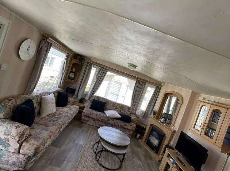 Great 8 Berth Caravan For Hire In Skegness Ref 33069f