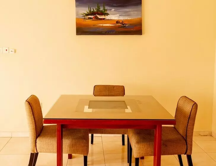 هتل Genesis Jersey Estate