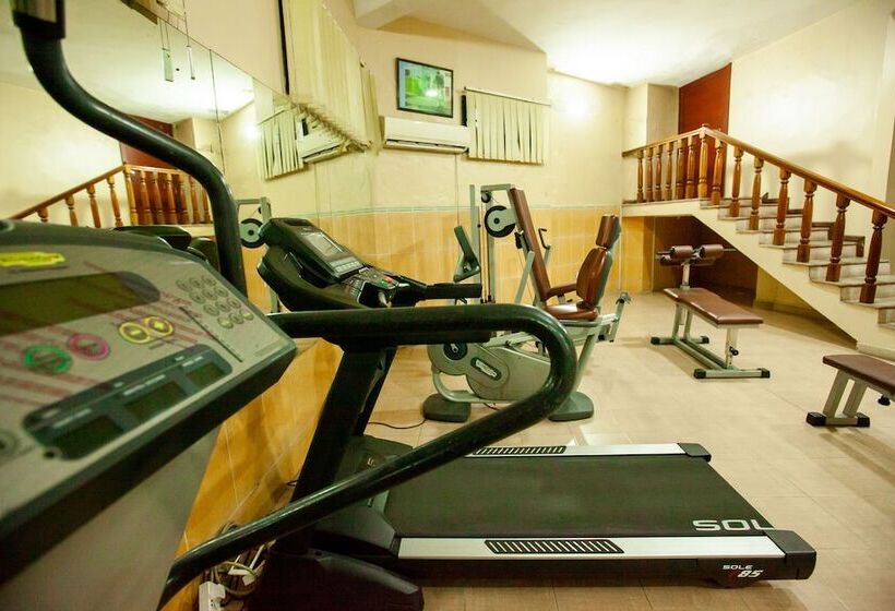 هتل Genesis Jersey Estate