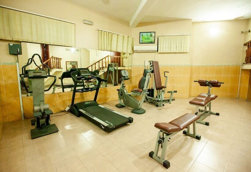 هتل Genesis Jersey Estate