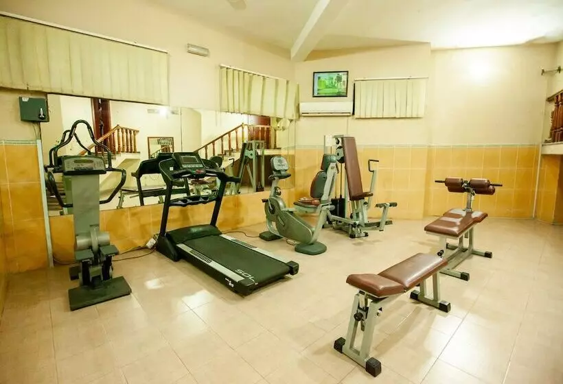 هتل Genesis Jersey Estate