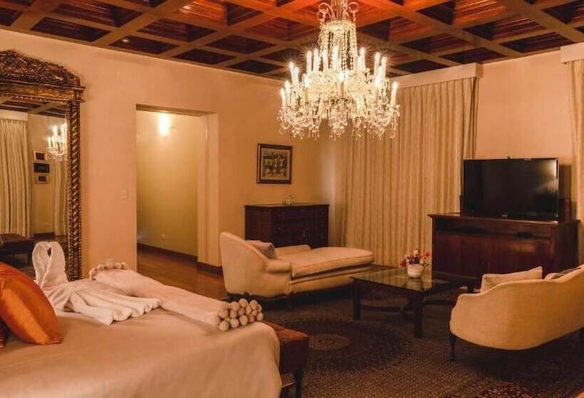 هتل & Hacienda La Caravedo