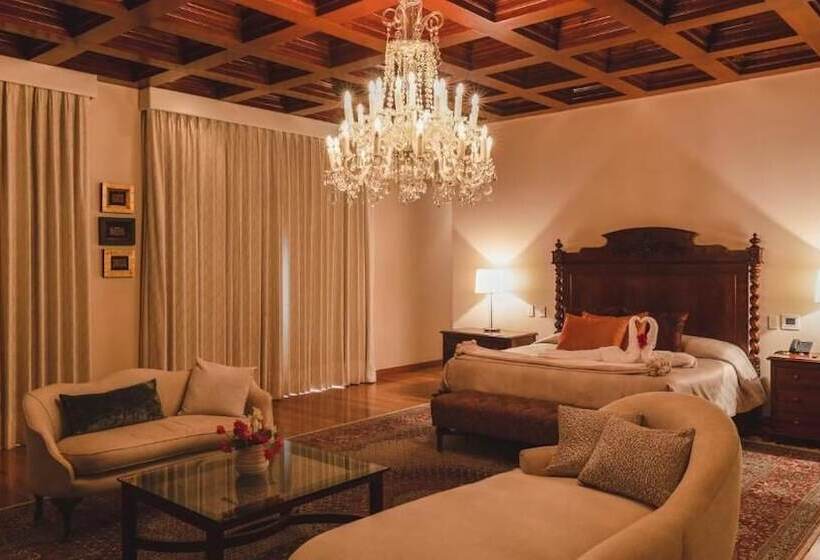 هتل & Hacienda La Caravedo