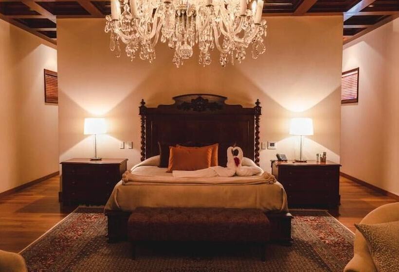 هتل & Hacienda La Caravedo