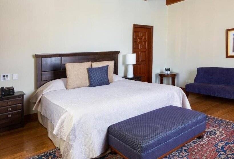 هتل & Hacienda La Caravedo