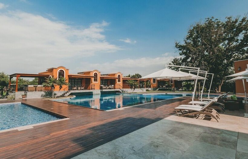 هتل & Hacienda La Caravedo