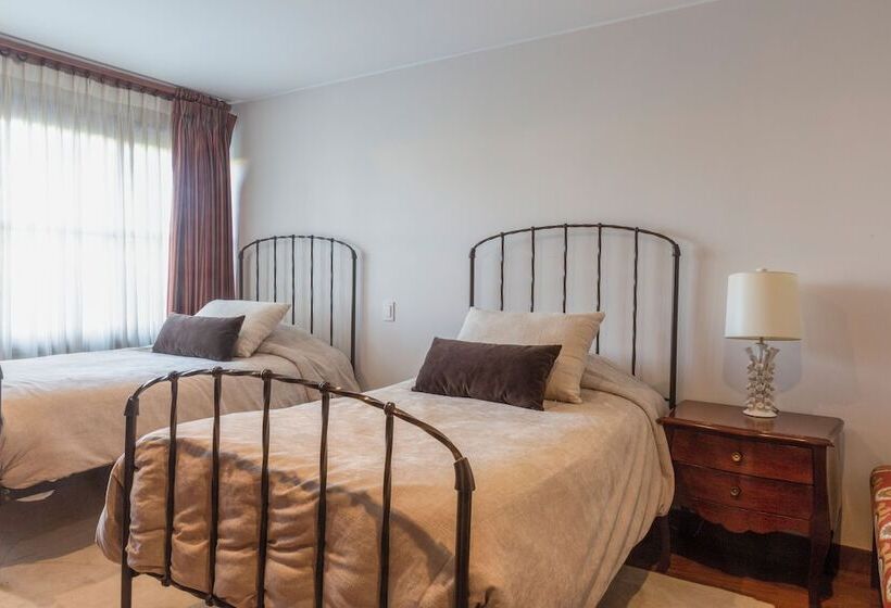 هتل & Hacienda La Caravedo