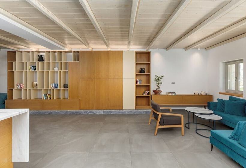 ホテル Margazi Areopolis Luxury Rooms