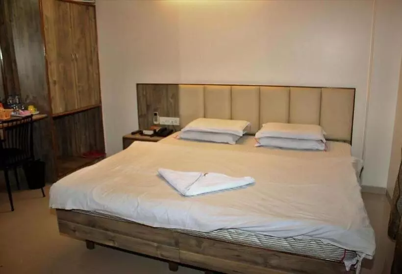 Hotelli Niraj International