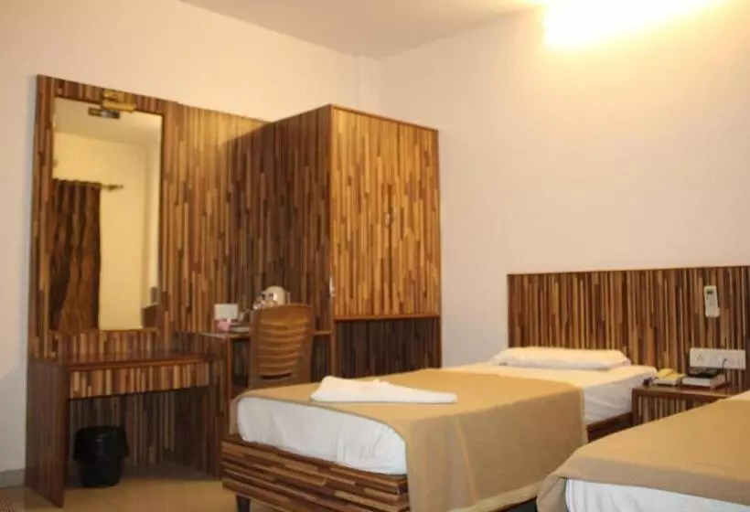 Hotelli Niraj International