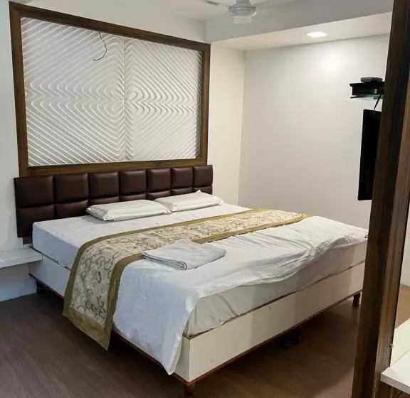 Hotelli Niraj International