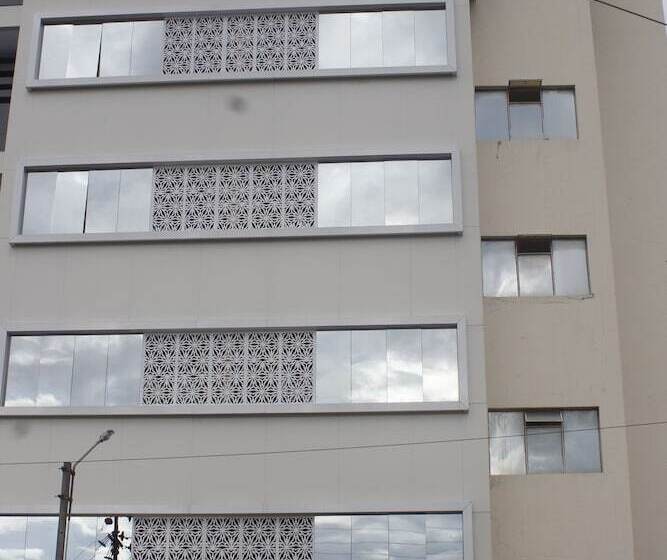 酒店 Niraj International